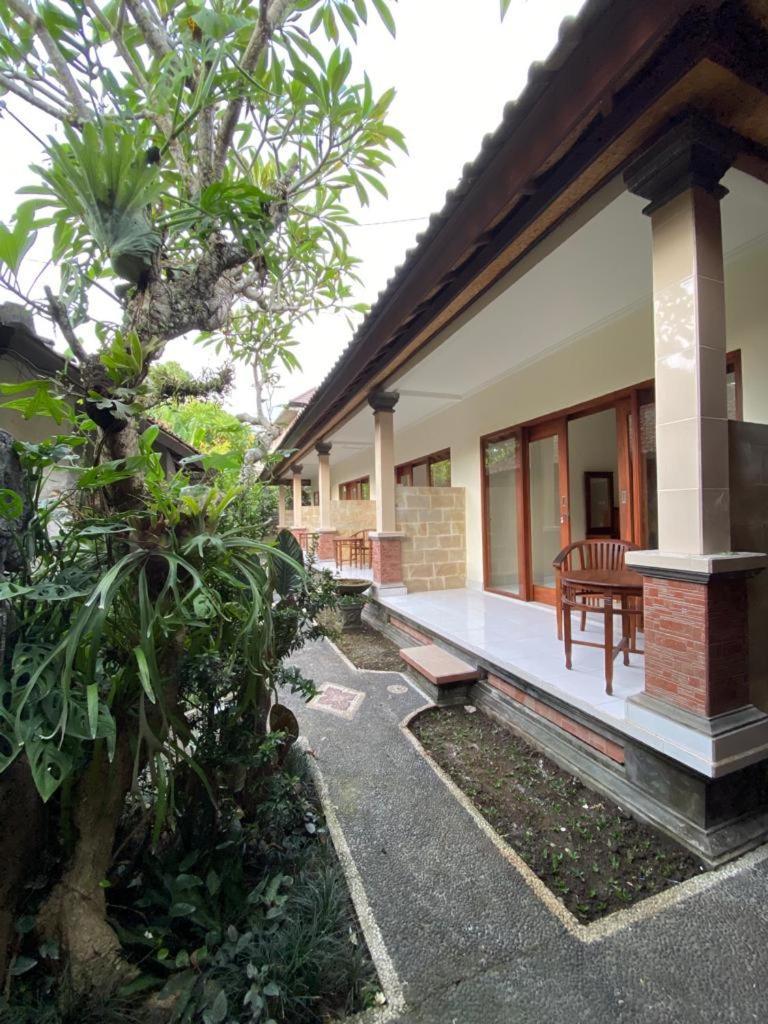Nataliya Homestay Ubud  Ruang foto